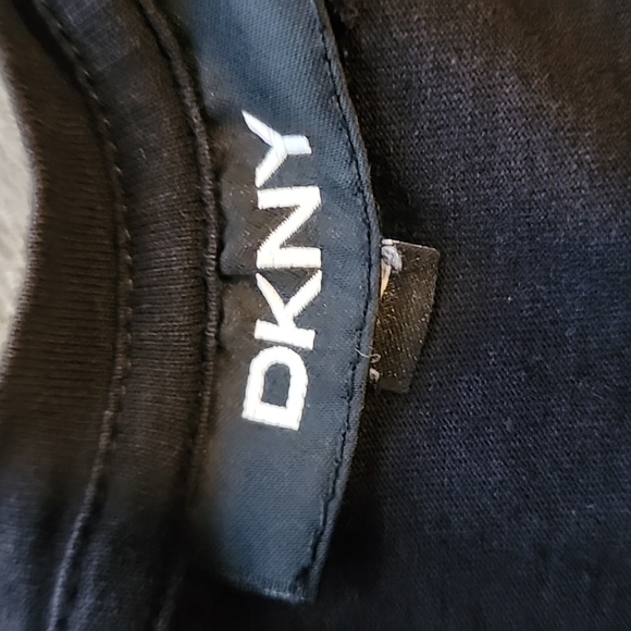 DKNY T-shirt With Bling. Size: L - Picture 3 of 6